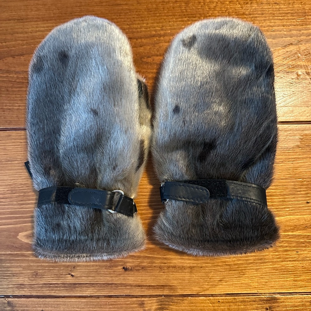 Seal fur mitts